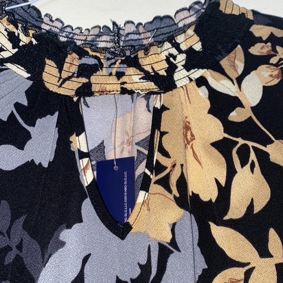 Adrienne Vittadini Floral blue black and cream Womens blouse - Picture 4 of 9